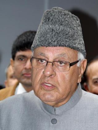 Farooq favours summit level talks between India, Pakistan